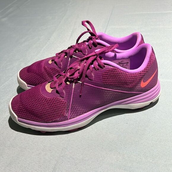 NIKE Summer Golf Shoes - Spikeless Size 8 B51 - Picture 1 of 10